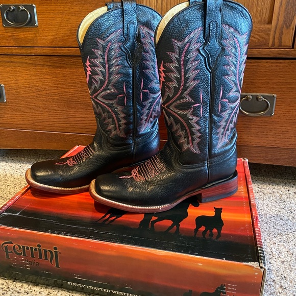 Ferrini Italia ladies western boot. Size 10B - Picture 2 of 7